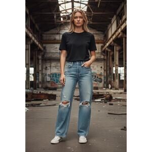 Levi’s ’94 Baggy Jeans Light Wash Distressed Knee Denim 25x31 Mid Rise NWT